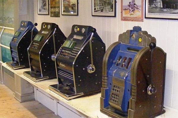 The evolution of slot machines in the USA